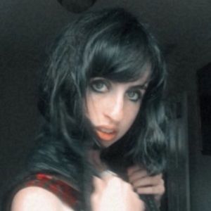 Meet your Posher, Elise